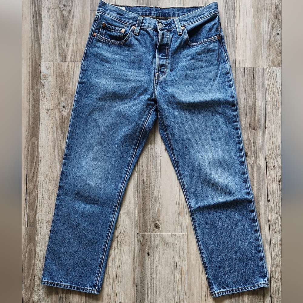 Levis Wedgie Straight Jean Size 29